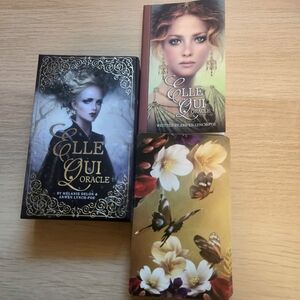 Elle Qui Oracle Deck